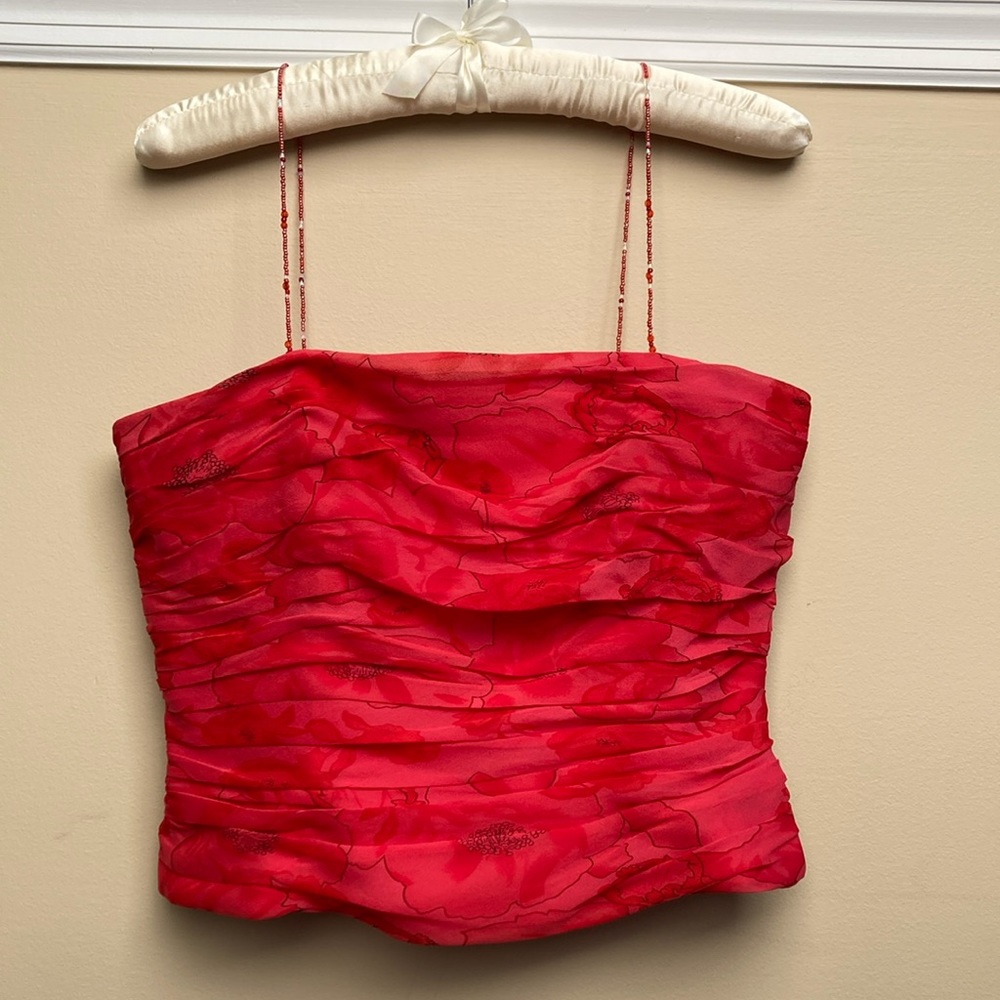 Formal halter top for evening wear. Kay Unger 100% silk size 6